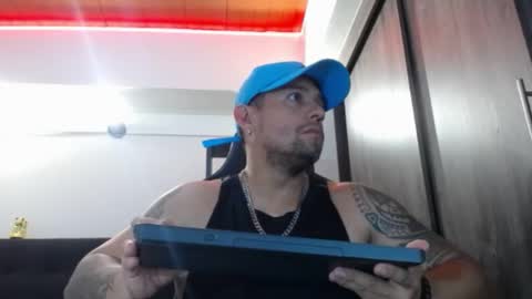 Snapshot of spartacus_cam chatting on June 2026 05:10:01 AM online show from June 2026 05:10:01 AM