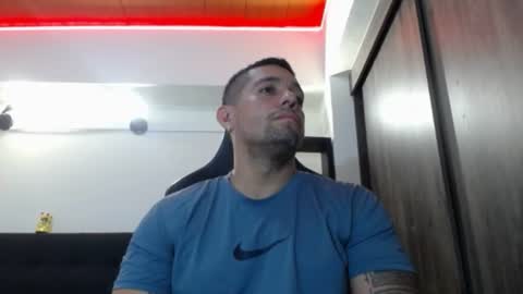 Snapshot of spartacus_cam chatting on June 2026 05:15:01 AM online show from June 2026 05:15:01 AM