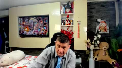 Snapshot of spartandaddy48 chatting on April 2026 06:44:02 AM Spartan online show from April 2026 06:44:02 AM