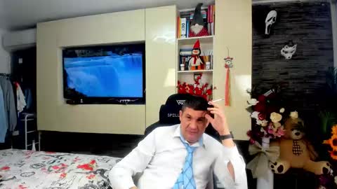 Snapshot of spartandaddy48 chatting on April 2026 12:04:01 AM Spartan online show from April 2026 12:04:01 AM