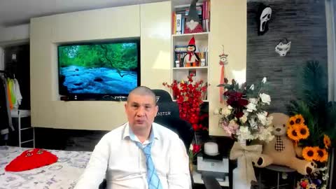 Snapshot of spartandaddy48 chatting on May 2026 11:49:01 AM Spartan online show from May 2026 11:49:01 AM