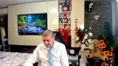 Snapshot of spartandaddy48 chatting on May 2026 11:48:02 AM Spartan online show from May 2026 11:48:02 AM