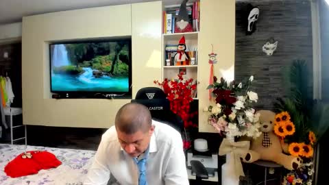 Snapshot of spartandaddy48 chatting on May 2026 12:38:01 AM Spartan online show from May 2026 12:38:01 AM