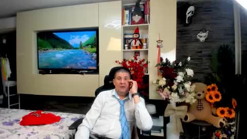 Snapshot of spartandaddy48 chatting on May 2026 01:11:01 AM Spartan online show from May 2026 01:11:01 AM