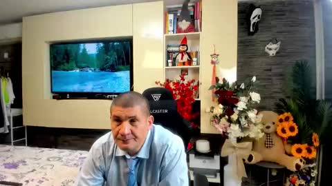 Snapshot of spartandaddy48 chatting on May 2026 11:10:01 PM Spartan online show from May 2026 11:10:01 PM