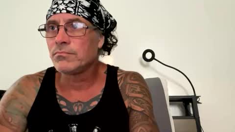 specter1972 online show from November 2025 03:58:02 PM