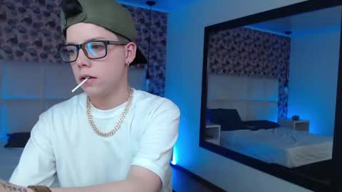 Snapshot of spencerm_ chatting on October 2025 07:47:01 PM spencerm_ online show from October 2025 07:47:01 PM