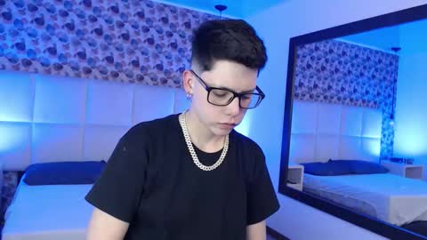 Snapshot of spencerm_ chatting on October 2025 09:49:01 PM spencerm_ online show from October 2025 09:49:01 PM