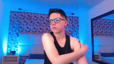 Snapshot of spencerm_ chatting on November 2025 07:38:01 PM spencerm_ online show from November 2025 07:38:01 PM