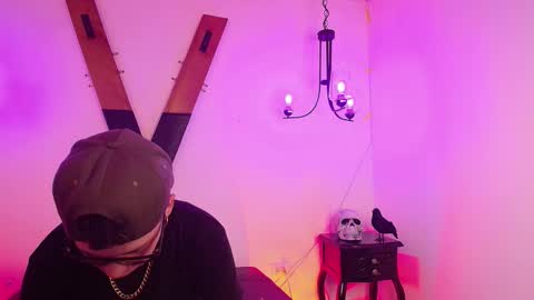 Snapshot of spencerm_ chatting on November 2025 11:38:01 PM spencerm_ online show from November 2025 11:38:01 PM