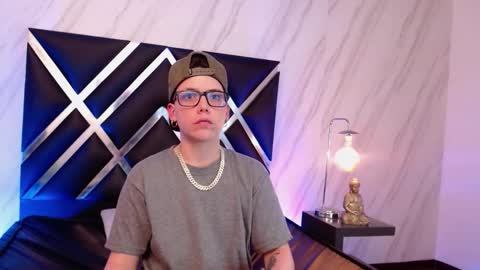 Snapshot of spencerm_ chatting on December 2025 10:27:02 PM spencerm_ online show from December 2025 10:27:02 PM