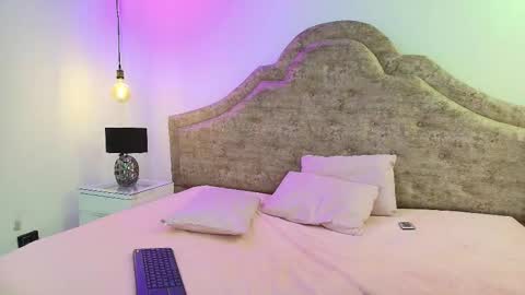 sphere_01 online show from December 2025 03:58:02 AM