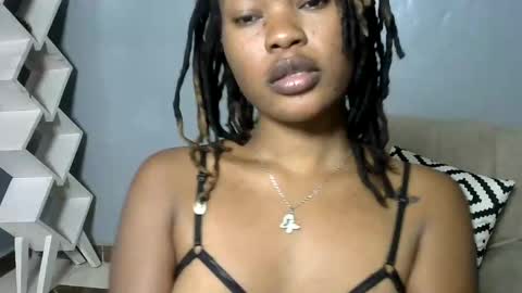 Spicy kerrine online show from February 2025 12:10:02 AM