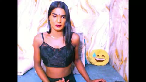 spicybarbie4u online show from April 2026 05:32:02 PM
