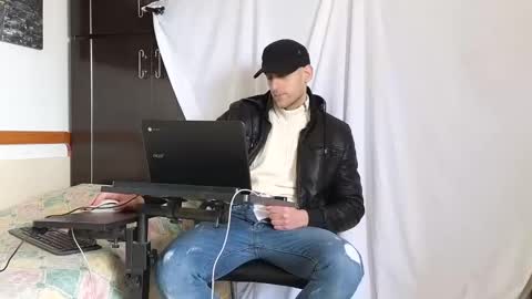 Marco. When Im offline you can view premium content in bio online show from February 2025 11:56:01 AM