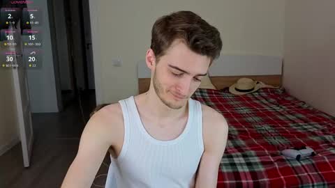 Snapshot of spider___man chatting on April 2026 02:20:01 PM Spidey online show from April 2026 02:20:01 PM