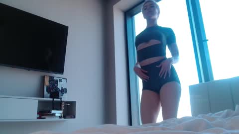 Elizabeth online show from March 2026 01:04:02 PM