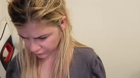 FREE ONLY FANSy online show from September 2025 06:22:02 PM