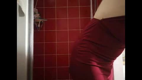 ellie online show from December 2025 10:17:02 PM