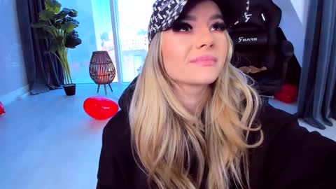 Anna online show from March 2025 11:49:02 AM