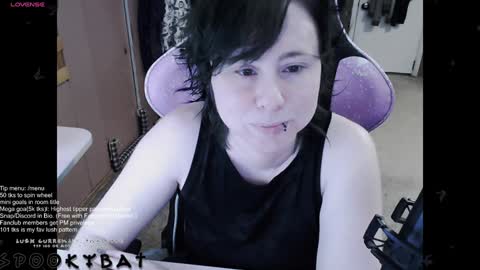 Snapshot of spookybat chatting on January 2025 03:11:02 AM Shio online show from January 2025 03:11:02 AM