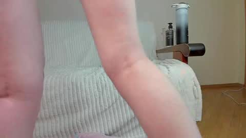 Snapshot of squikt chatting on March 2026 09:08:01 PM Amelia online show from March 2026 09:08:01 PM