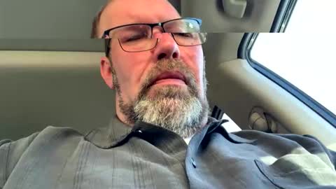 Snapshot of squirreldiamond chatting on April 2026 01:05:01 PM squirreldiamond online show from April 2026 01:05:01 PM