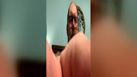 Snapshot of squirreldiamond chatting on May 2026 11:32:02 PM squirreldiamond online show from May 2026 11:32:02 PM