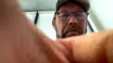 Snapshot of squirreldiamond chatting on May 2026 11:33:02 PM squirreldiamond online show from May 2026 11:33:02 PM