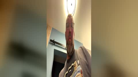 Snapshot of squirreldiamond chatting on June 2026 06:13:02 PM squirreldiamond online show from June 2026 06:13:02 PM