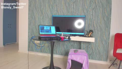 Snapshot of squirt_blondy chatting on February 2025 12:31:01 PM Caila online show from February 2025 12:31:01 PM