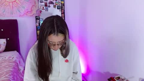 Snapshot of squirt_charlotte chatting on November 2025 06:15:01 PM HELLO WELCOME MY NAME IS CHARLOTTE OY A NEW GIRL online show from November 2025 06:15:01 PM