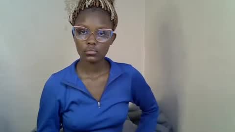 Tashy online show from October 2025 08:21:02 PM