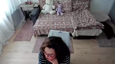 Kim online show from October 2025 08:15:01 AM