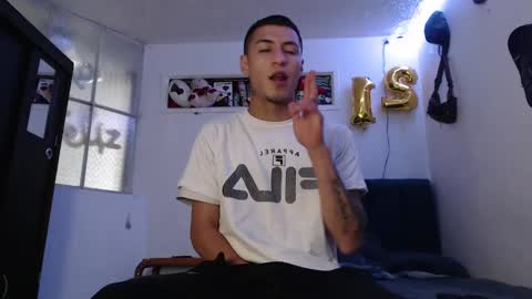 Snapshot of sr_porn01 chatting on January 2025 06:47:01 PM sr_porn01 online show from January 2025 06:47:01 PM