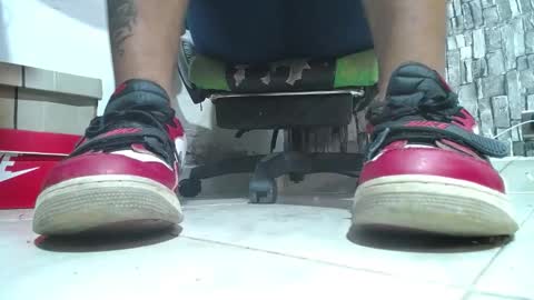 Snapshot of srfindomfeet_ chatting on February 2026 06:37:02 PM sr master cum its my old account online show from February 2026 06:37:02 PM