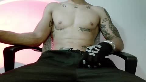 Snapshot of srghost333 chatting on April 2026 03:51:01 AM srghost333 online show from April 2026 03:51:01 AM