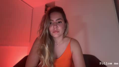 Snapshot of srta__sophie chatting on May 2026 01:21:02 AM Sophie 3 online show from May 2026 01:21:02 AM