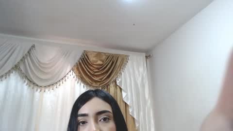 Snapshot of srta_luciana chatting on January 2025 03:15:02 PM . . online show from January 2025 03:15:02 PM