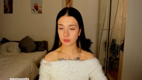 Snapshot of ssash1mii chatting on October 2025 09:04:02 PM Hey guys i miss you so much online show from October 2025 09:04:02 PM