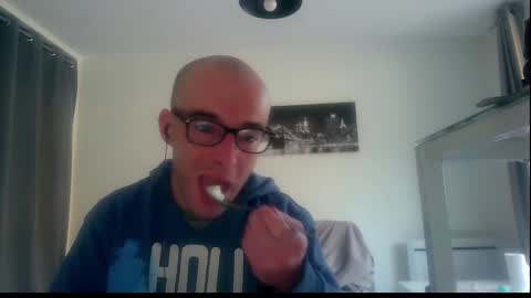 Snapshot of ssenzo chatting on December 2024 08:39:02 AM ssenzo online show from December 2024 08:39:02 AM