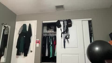 Jose online show from December 2025 02:06:01 AM