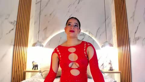 Snapshot of staar_hot chatting on November 2025 12:53:01 PM STAAR HOT online show from November 2025 12:53:01 PM