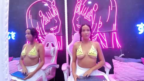 Snapshot of staarlightt chatting on October 2025 10:30:02 PM staarlightt online show from October 2025 10:30:02 PM