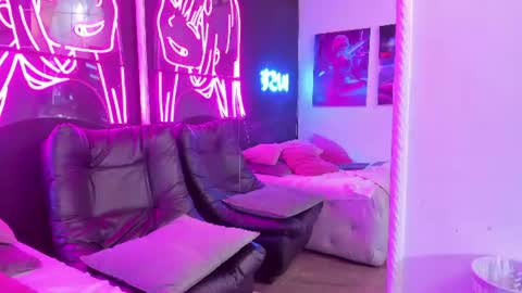 staarlightt online show from June 2026 12:37:01 AM