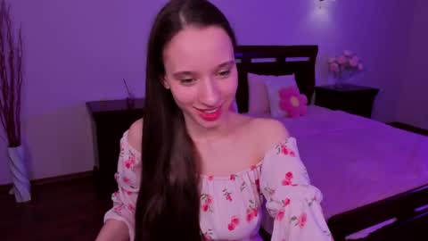 Snapshot of staceycutie chatting on March 2026 05:52:02 PM StaceyCutie online show from March 2026 05:52:02 PM