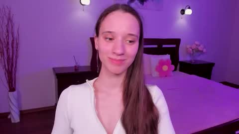 Snapshot of staceycutie chatting on March 2026 06:02:02 PM StaceyCutie online show from March 2026 06:02:02 PM