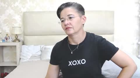 staceydarling online show from September 2025 09:09:02 AM