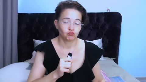 staceydarling online show from May 2026 04:39:01 AM