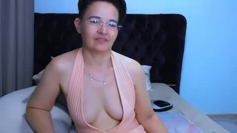 staceydarling online show from June 2026 07:49:02 PM